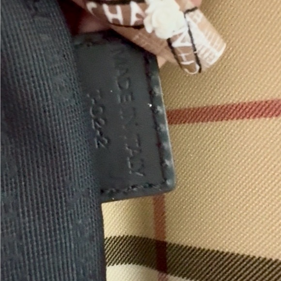 SALE ENDS AT MN ❤️ EUC Burberry Haymarket Novacheck Canvas Baguette Shoulder Bag - Picture 3 of 17